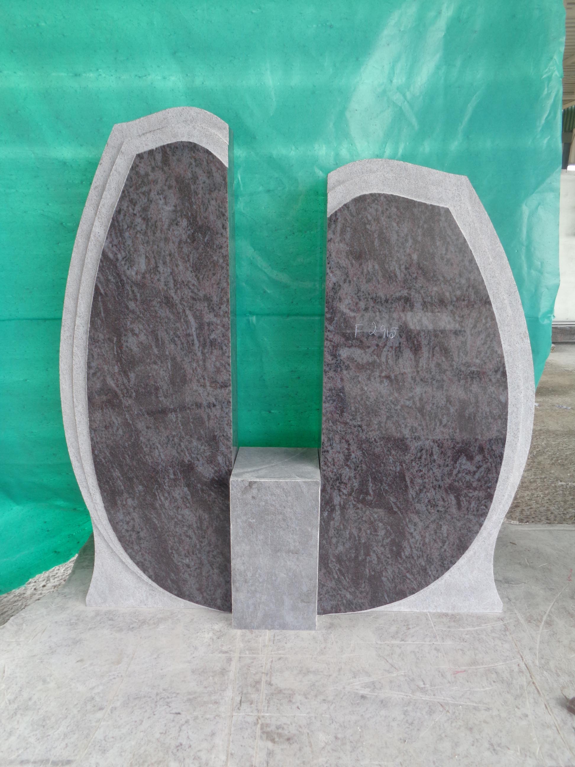 Gothic Peon Top Monument